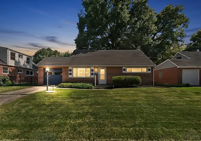 1st image of 847 Sabino Ct, Springfield Twp., OH 45231 | MLS# 1887104