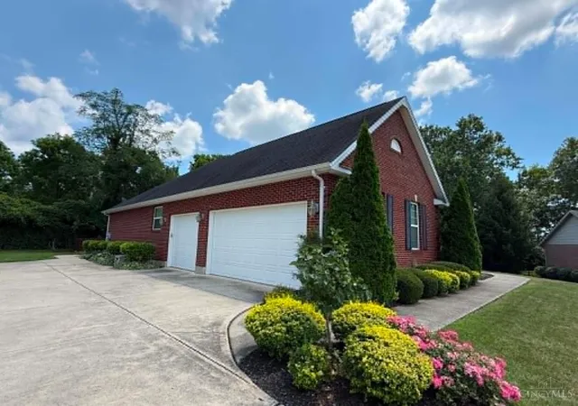 2nd image of 1443 Meadow View Ln, Lebanon, OH 45036 | MLS# 1887115