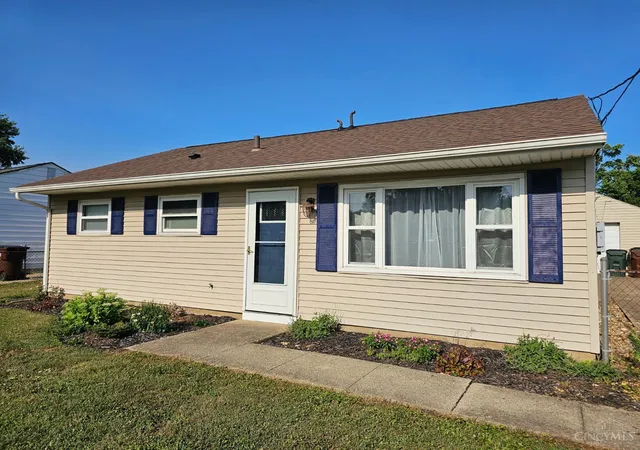 1st image of 3007 Roslyn Dr, Middletown, OH 45044 | MLS# 1886984