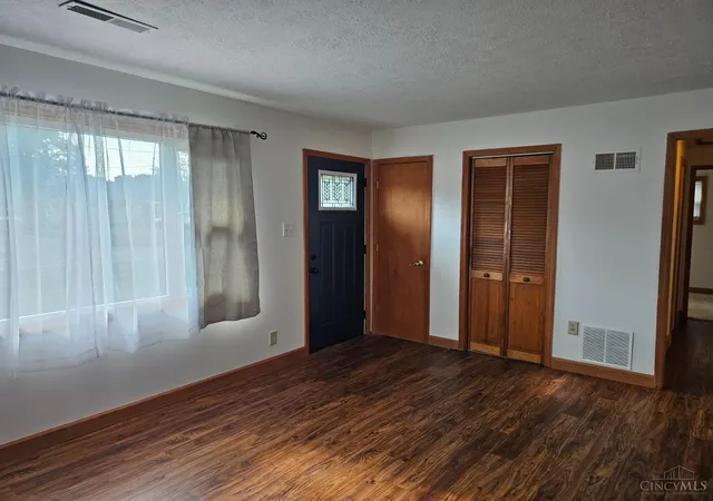 5th image of 3007 Roslyn Dr, Middletown, OH 45044 | MLS# 1886984