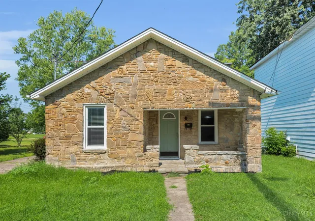 1st image of 415 S Union St, Bethel, OH 45106 | MLS# 1887047