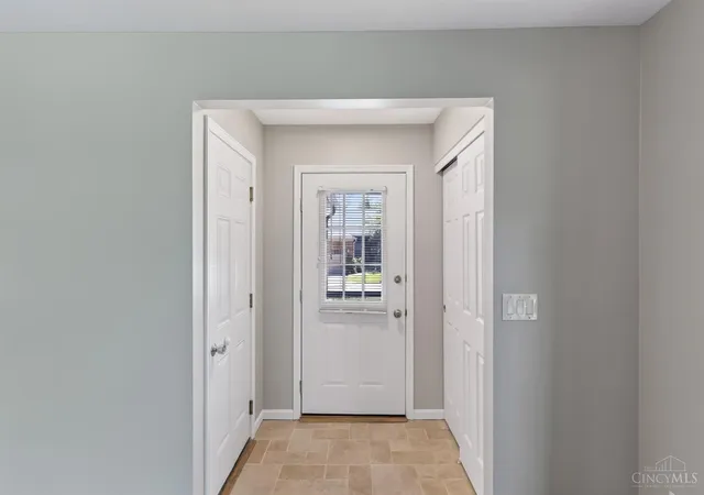2nd image of 5574 Regimental Pl, Cincinnati, OH 45239 | MLS# 1886823