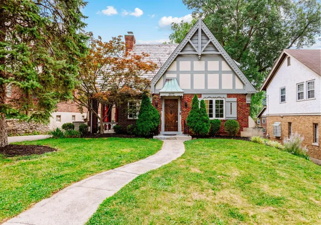 2nd image of 6272 Rogers Park Pl, Cincinnati, OH 45213 | MLS# 1887161