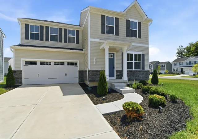 Photo 3 of Single family home for sale at 5900 Cresting Rd, Middletown, OH 45042 | MLS# 1887005 | Listing updated on 2026-08-21