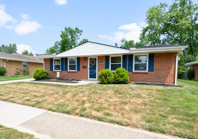1st image of 1733 Beaver Creek Ln, Dayton, OH 45429 | MLS# 1886898