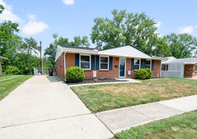 2nd image of 1733 Beaver Creek Ln, Dayton, OH 45429 | MLS# 1886898
