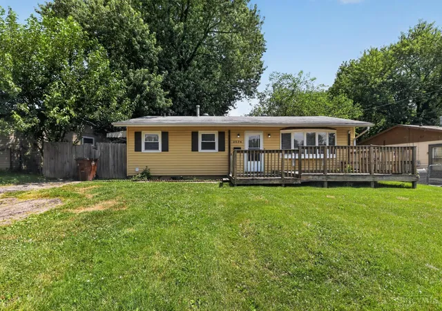 Photo 3 of Single family home for sale at 2574 Mariposa St, Cincinnati, OH 45231 | MLS# 1886646 | Listing updated on 2026-09-17