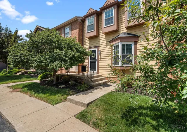 1st image of 2717 N Kings Arms Cir, Dayton, OH 45440 | MLS# 1887176