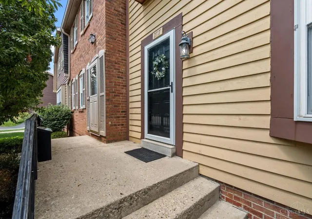 2nd image of 2717 N Kings Arms Cir, Dayton, OH 45440 | MLS# 1887176
