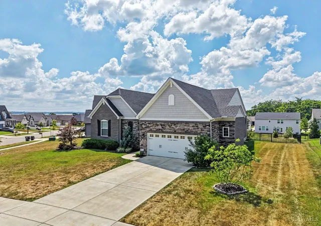 2nd image of 1179 Broadmoor Ln, Lebanon, OH 45036 | MLS# 1887058