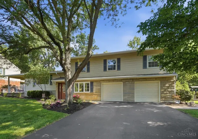 Photo 2 of Single family home for sale at 526 Chisholm Trl, Wyoming, OH 45215 | MLS# 1886988 | Listing updated on 2026-08-06