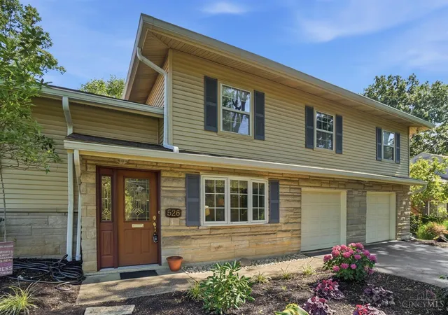 Photo 3 of Single family home for sale at 526 Chisholm Trl, Wyoming, OH 45215 | MLS# 1886988 | Listing updated on 2026-08-06