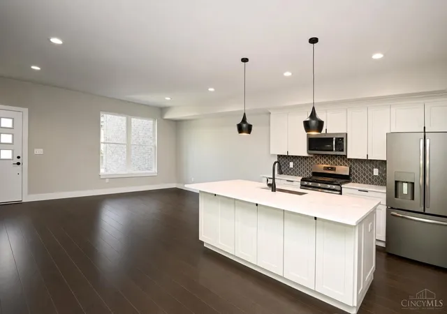 4th image of 1722 William Howard Taft Rd, Cincinnati, OH 45206