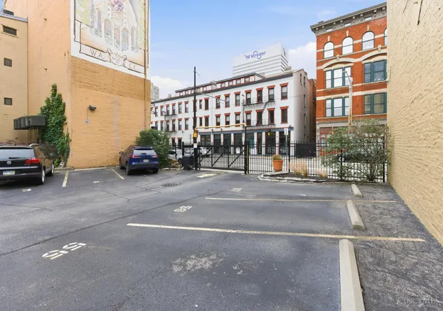 3rd image of 20 W 12Th St #403A, Cincinnati, OH 45202 | MLS# 1887061