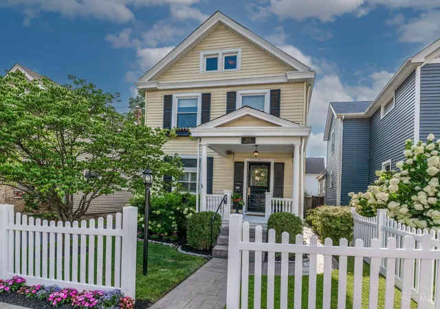 image of 3419 Shady Ln, Cincinnati, OH 45208 | MLS# 1887114