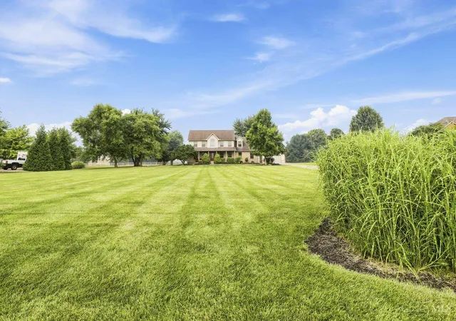 2nd image of 2521 Twin Oaks Dr, Lebanon, OH 45036 | MLS# 1887254