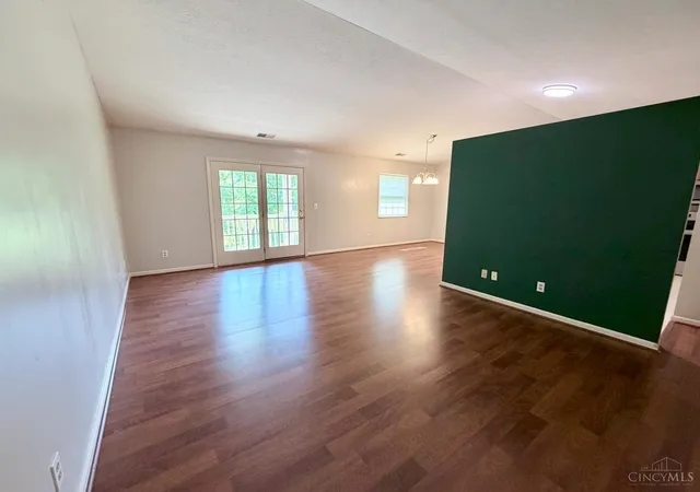 Listing Photo 3 - Condo for sale in building located at 3701 W Galbraith Rd, Colerain Twp, OH 45247 - Unit #52