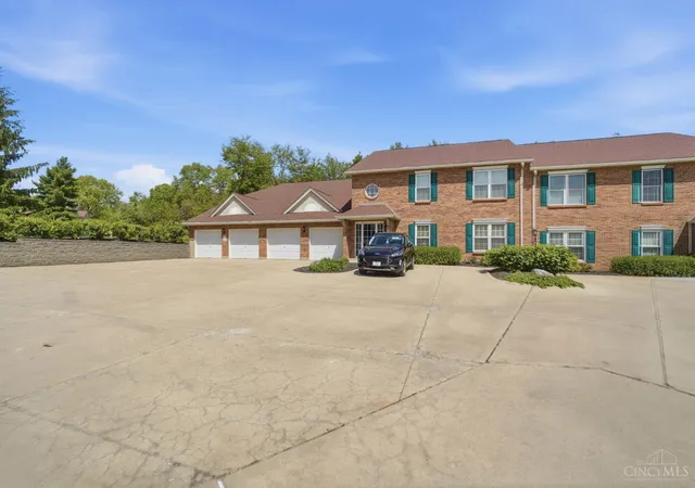 3rd image of 8794 Carrousel Park Cir #137, Colerain Twp, OH 45251 | MLS# 1887226
