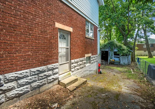 3rd image of 6207 Roe, Cincinnati, OH 45227 | MLS# 1887160