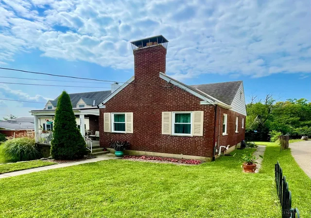 Photo 3 of Sale Pending at 2887 W Tower Ave, Cincinnati, OH 45238 | MLS# 1887306 | Listing updated on 2026-08-31