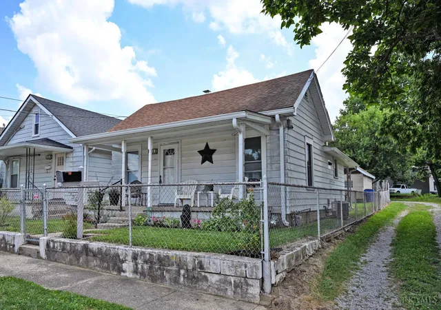 1st image of 812 Martin Ave, Hamilton, OH 45013 | MLS# 1887308