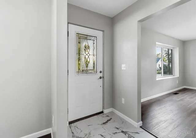3rd image of 396 Glensharon, Cincinnati, OH 45246 | MLS# 1887314