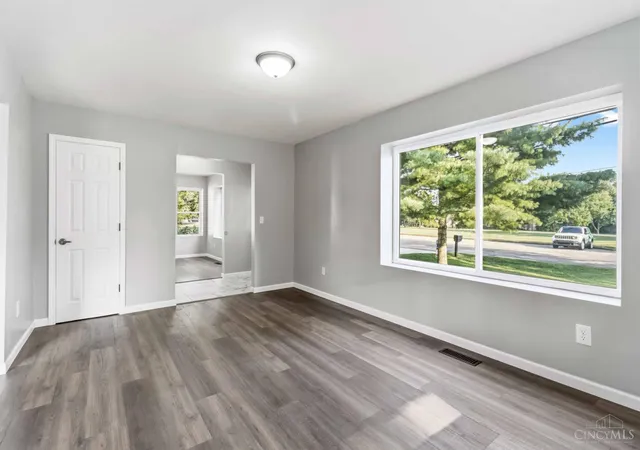 5th image of 396 Glensharon, Cincinnati, OH 45246 | MLS# 1887314
