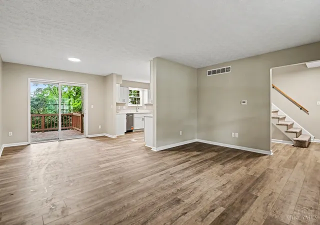 4th image of 5160 Brasher Ave, Blue Ash, OH 45242 | MLS# 1887293