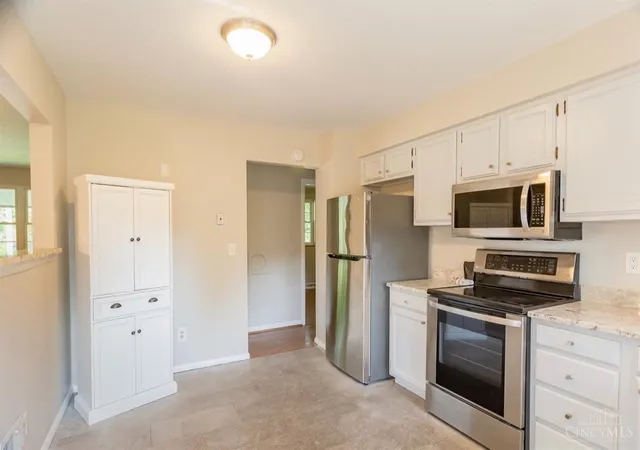 Photo 3 of Single family home for sale at 673 Karnak Ct, Cincinnati, OH 45233 | MLS# 1887292 | Listing updated on 2026-08-30