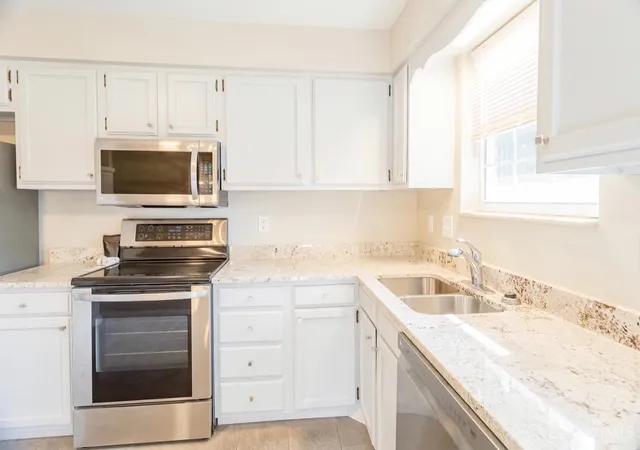 Photo 4 of Single family home for sale at 673 Karnak Ct, Cincinnati, OH 45233 | MLS# 1887292 | Listing updated on 2026-08-30