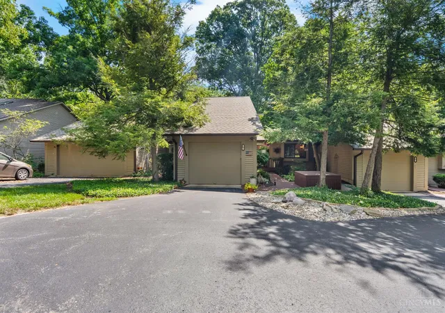 2nd image of 30 Big Oak Ln #8, Milford, OH 45150 | MLS# 1887273