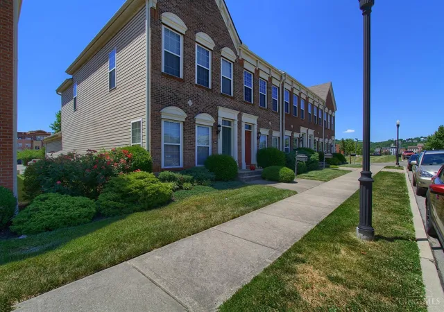 2nd image of 1443 Laurel Park Dr, Cincinnati, OH 45214 | MLS# 1887339
