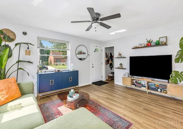 4th image of 1472 Foxwood Dr, Cincinnati, OH 45231 | MLS# 1887202