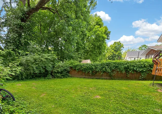 2nd image of 5627 Bramble Ave, Cincinnati, OH 45227