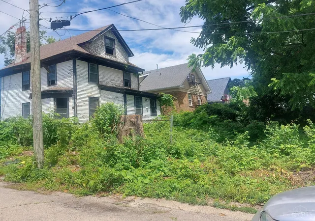 Photo 13 of Sale Pending at 875 Glenwood Ave, Cincinnati, OH 45229 | MLS# 1887392 | Listing updated on 2026-10-07