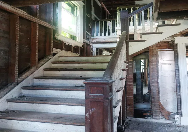 Photo 3 of Sale Pending at 875 Glenwood Ave, Cincinnati, OH 45229 | MLS# 1887392 | Listing updated on 2026-09-07