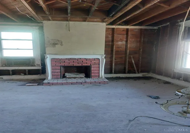 Photo 3 of Sale Pending at 875 Glenwood Ave, Cincinnati, OH 45229 | MLS# 1887392 | Listing updated on 2026-09-07