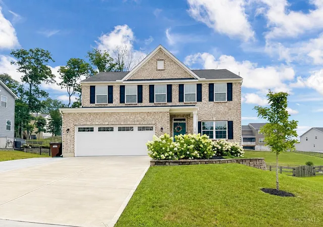 2nd image of 1372 Autumn Ridge Dr, Lebanon, OH 45036 | MLS# 1887375