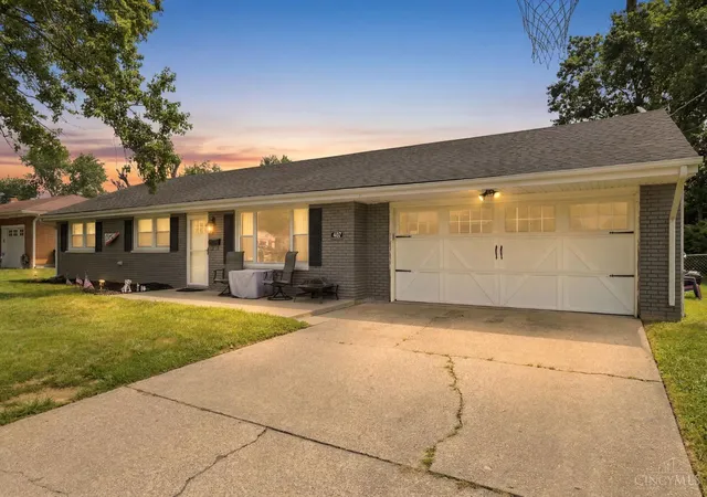 1st image of 422 Kenwood Ln, Trenton, OH 45067 | MLS# 1887440