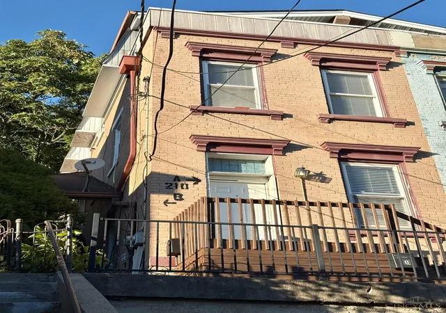 Photo 3 of Sale Pending at 210 Dorsey St, Cincinnati, OH 45202 | MLS# 1887315 | Listing updated on 2026-08-19