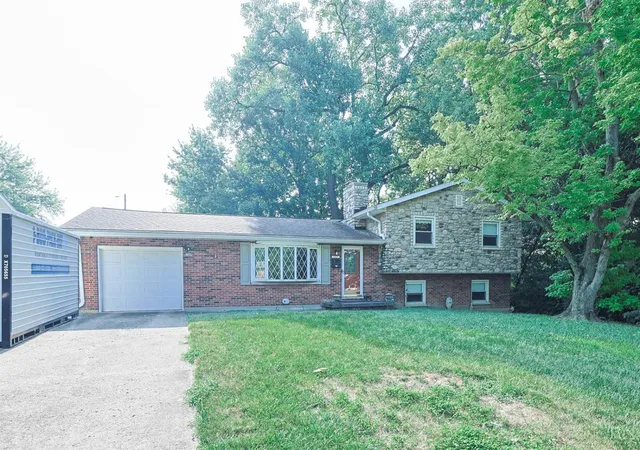 2nd image of 1307 Park Dr, Middletown, OH 45044 | MLS# 1887464