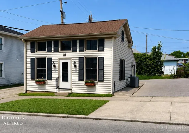 1st image of 21 N E St, Hamilton, OH 45013 | MLS# 1887414