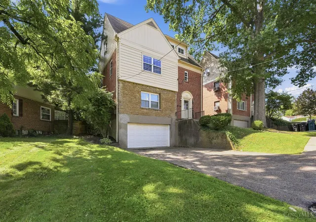 2nd image of 6239 Crestview Pl, Cincinnati, OH 45230 | MLS# 1886383