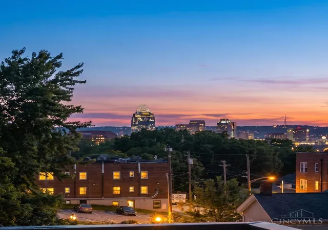 2nd image of 652 Wayne St, Cincinnati, OH 45206 | MLS# 1881201