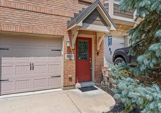 4th image of 951 Volterra Ln, Cincinnati, OH 45206 | MLS# 1887563