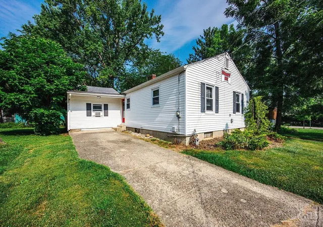 Photo 2 of Single family home for sale at 706 S Campus Ave, Oxford, OH 45056 | MLS# 1887304 | Listing updated on 2026-07-21