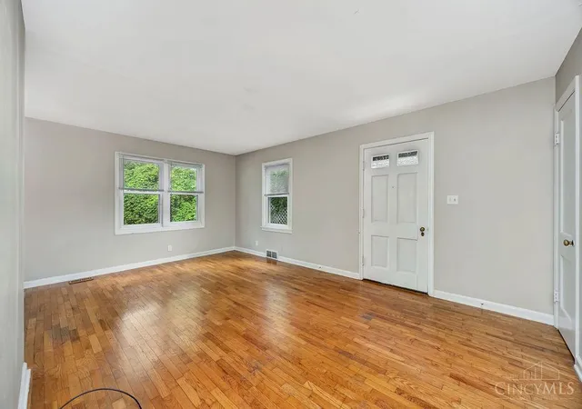 Photo 3 of Single family home for sale at 706 S Campus Ave, Oxford, OH 45056 | MLS# 1887304 | Listing updated on 2026-07-21