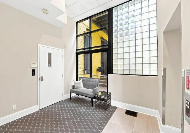 4th image of 411 Plum St, Cincinnati, OH 45202
