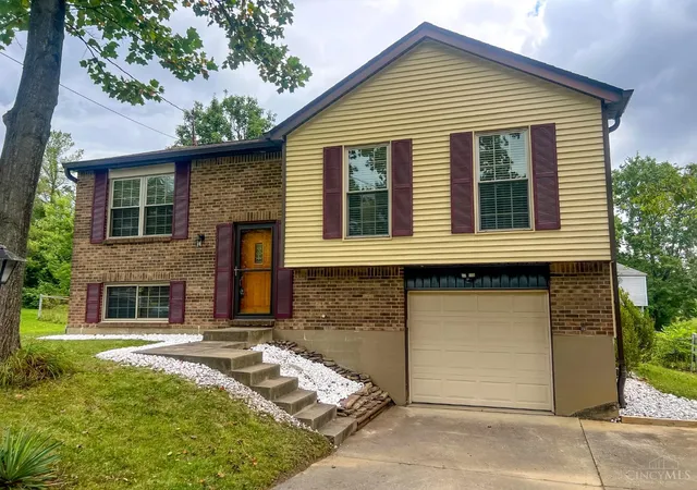 1st image of 12162 Cedarbreaks Ln, Sycamore Twp, OH 45249 | MLS# 1887669