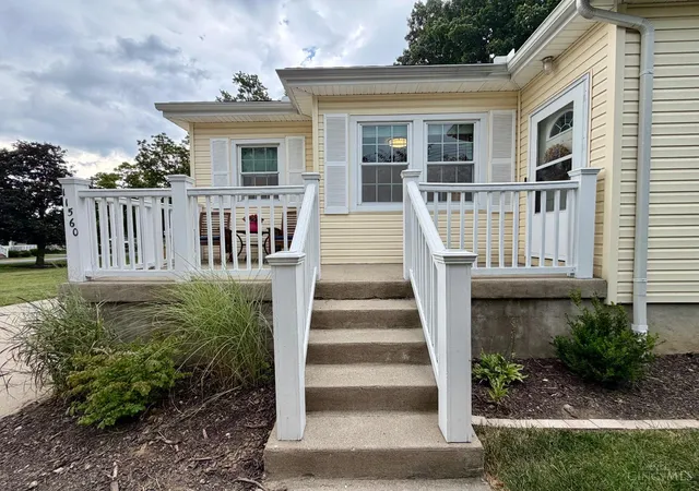 2nd image of 11560 Walnut St, Springdale, OH 45246 | MLS# 1885162